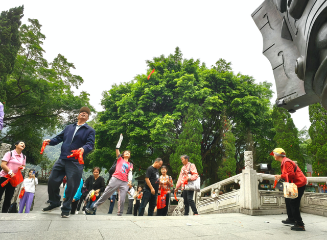 登高问鼎！今天，鼎湖山很热闹！