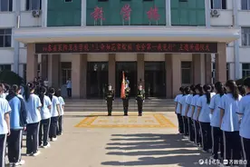 山东省莱阳卫生学校举行安全主题升旗仪式图片
