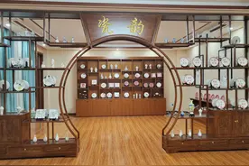 沁阳市第一小学获评“省义务教育装备标准化实验学校”称号图片