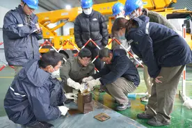 国网瑞安市供电公司：首次开展电压互感器解体 以训促学图片