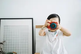 日薪过万？月入七位数？当高薪童模，没那么简单图片