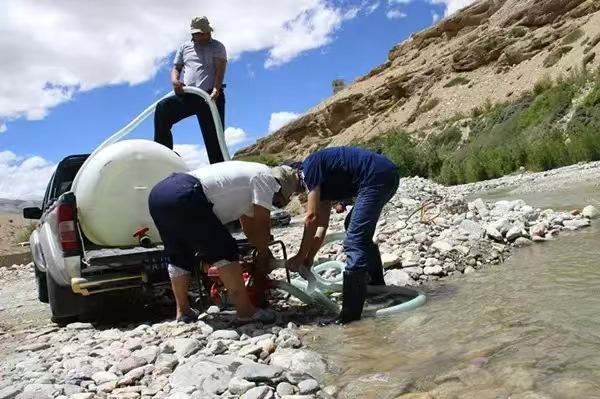 海拔5126米，他们把自己“钉”在空气稀薄的地方