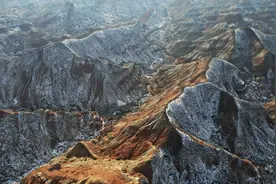 【甘快看】甘兰州：水墨丹霞 冬日秘境图片