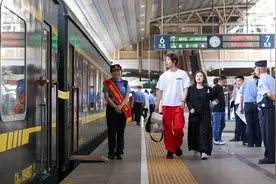 中朝联运列车开行70周年 服务“上新”护航旅客出行图片