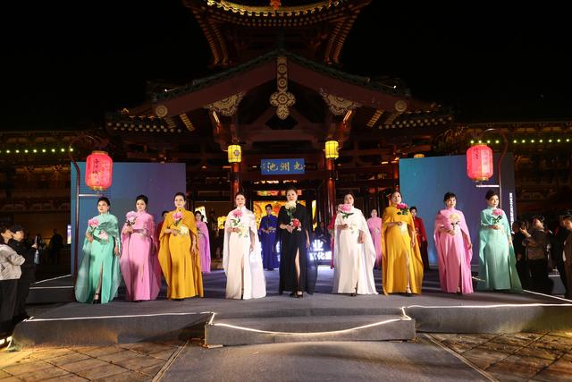 “花开中国・礼遇洛阳”九洲池华服盛典在洛阳老城区圆满落幕