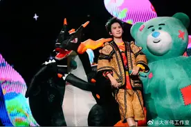 大张伟将“密室逃脱”搬上演唱会 喊话消除不开心图片