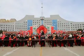三门峡灵宝社火闹元宵 振宇机车耀金城图片