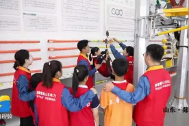 郯城：留守儿童有了“彩虹爸妈”图片