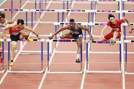 中国小将徐卓一获得杭州亚运会男子110米栏铜牌图片