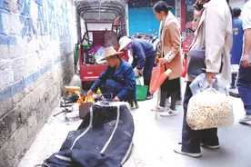 吴圩镇：三日一圩引来八方客 赶圩忙年味浓图片