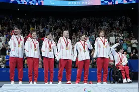 巴黎残奥会｜这一头，撞出世界纪录！图片