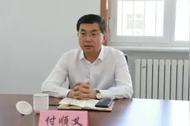 “一刀切”改色是否合法？商户可否获赔？四问三河广告牌事件图片