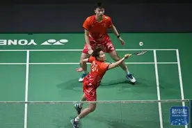 马来西亚羽毛球公开赛争夺激烈 泉州老将黄东萍获得混双亚军图片