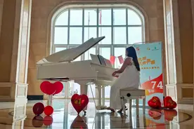 等你弹奏一曲，成都街头钢琴秀在中秋国庆假期开启图片