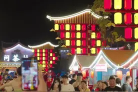 湖北武汉：点亮文旅“夜经济”护航城市烟火气图片