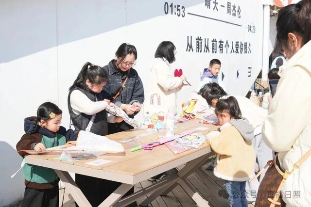 风筝嘉年华来了！就在日照这里！现场好多“神马”都飞上天......