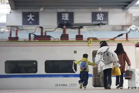 新列车运行图今起实行，云南铁路客货运输版图拓展图片