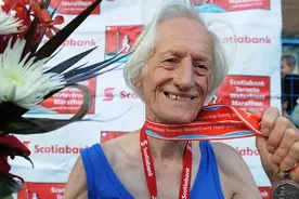 70岁高龄3小时跑完全马，研究显示年长的运动员可能掌握延缓衰老的秘诀图片