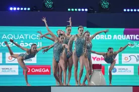 追光｜春意盎然，花游绽放“水立方”图片