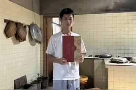 爸爸残疾，妈妈每天送16小时外卖，他最终考上医科大学！图片