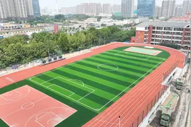 山东济南首个立体式多功能运动场建成亮相图片