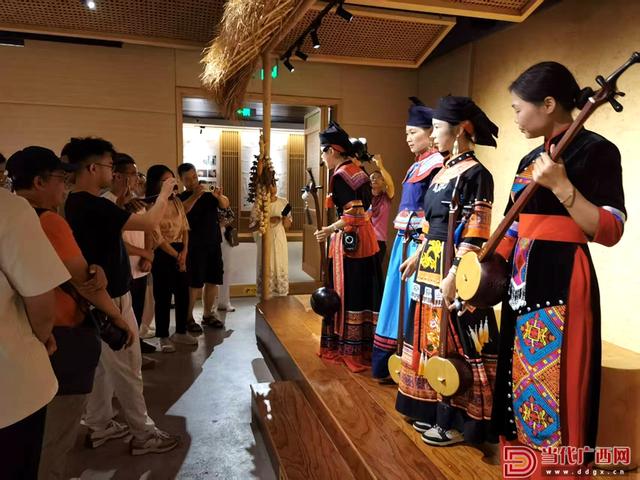 全国文旅媒体人暨文艺名家走进多彩边关