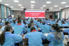 新疆孩子也爱“楚才”，4000多学生绘出28个民族“风情画卷”图片