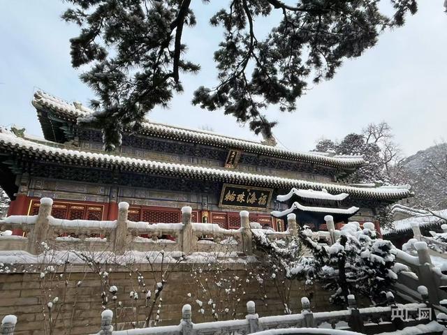 雪落古刹 潭柘寺戒台寺定格北京2026初雪风光