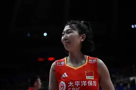 世界女排联赛 | 朱婷短暂亮相完成回归首秀，中国女排取得澳门站开门红图片