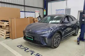 上汽飞凡轿车自动洗车出事故，谁之过？图片