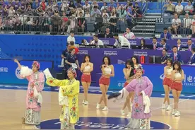 当戏曲元素遇到劲歌热舞，浙江蕞红拉拉队站上亚洲大舞台图片