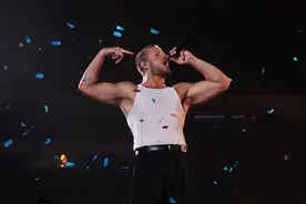 梦龙乐队深圳火爆开唱 两场演唱会吸引观众超8万人次图片