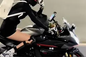 女车手殒命重庆隧道背后：摩托车网红们的流量，都用安全换来？图片