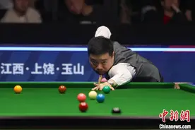 2025斯诺克世界公开赛：丁俊晖轻松晋级 塞尔比爆冷出局图片