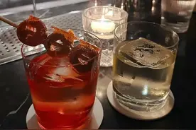 白天餐馆晚上酒吧，“小酒馆”是否在打擦边球？图片