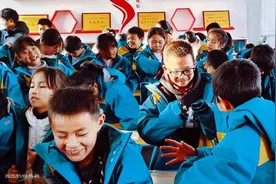 爱心捐赠 温暖迎新图片