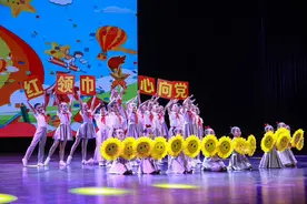 北京市少年宫举办游园会，千余名少年儿童乐享“七彩童年”图片