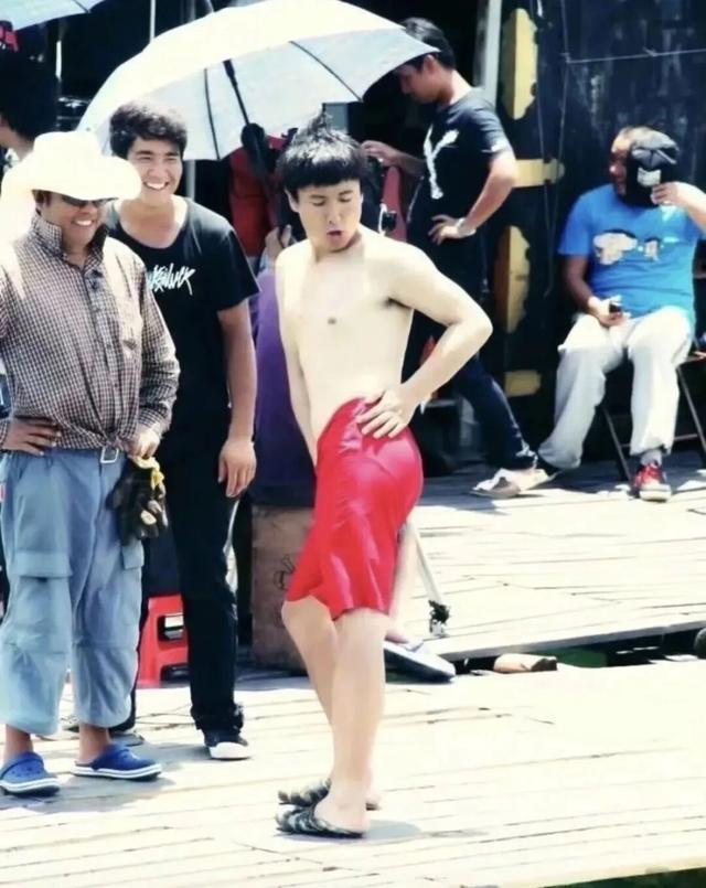 演员沈腾的QQ空间被盗？大量早期照片曝光！官方回应：鹅什么也不知道，反正腾哥的身材很曼妙