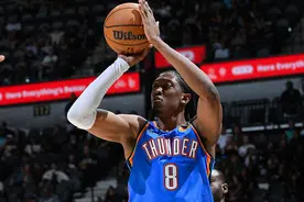 杰威生涯新高41分亚历山大31+8 雷霆轻取马刺图片