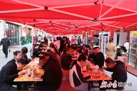 “宠粉”升级 “一站式”麻辣体验——探访天水市首条“麻辣烫一条街”图片