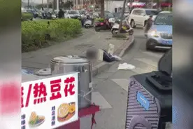 这一幕太可怕！男孩街头被蜂群围攻倒地挣扎……近期高发，遇到赶紧躲图片