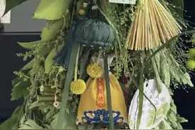 新式艾草花束最高卖到了400元 你会怎么选？图片