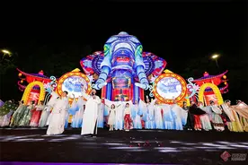 看灯展、逛夜市、抽大奖……这个国庆，28万人走进昆明大观公园图片