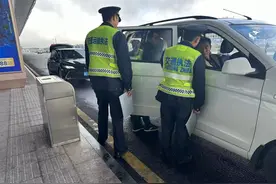 贵阳开展专项整治行动：出租车滞站揽客、不服从调度私自揽客、网约车巡游揽客等违规行为成为整治重点图片