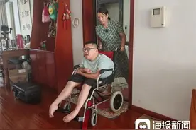 那个仅4根手指能动的19岁男孩要到山大上学了！图片