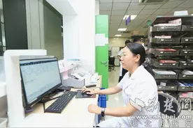 襄阳市第六人民医院药师周旋：以专业守初心 用服务暖人心图片
