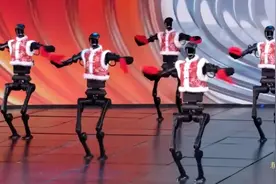 热搜爆了！机器人春晚扭秧歌出圈，导演为张艺谋图片