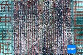 组图 | 海南华侨中学举行2025届高三成人礼暨高考百日誓师大会图片