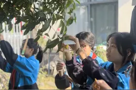 汉滨初中滨江校区开展爱国主题书签制作展示活动图片