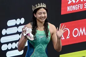 短池游泳世界杯 | 唐钱婷势不可挡二戴王冠  覃海洋犯规失金留遗憾图片